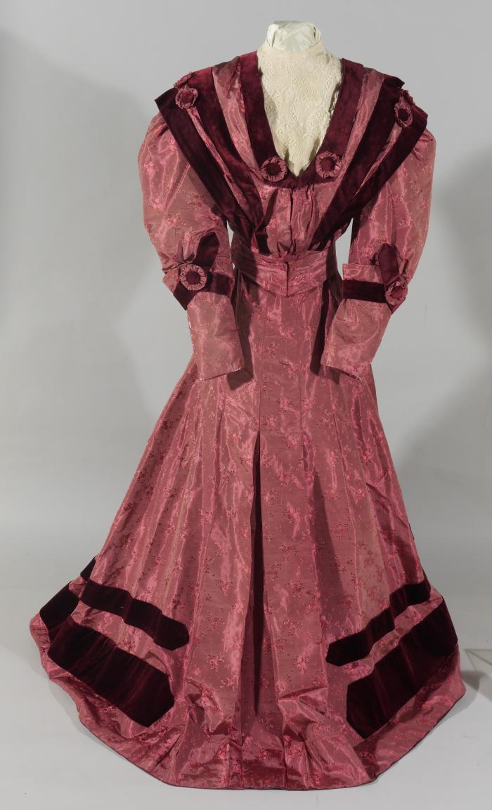 Dress (x2007.014A-B)