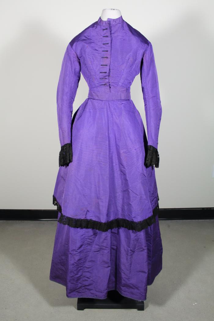 Dress (x2007.011A-C)